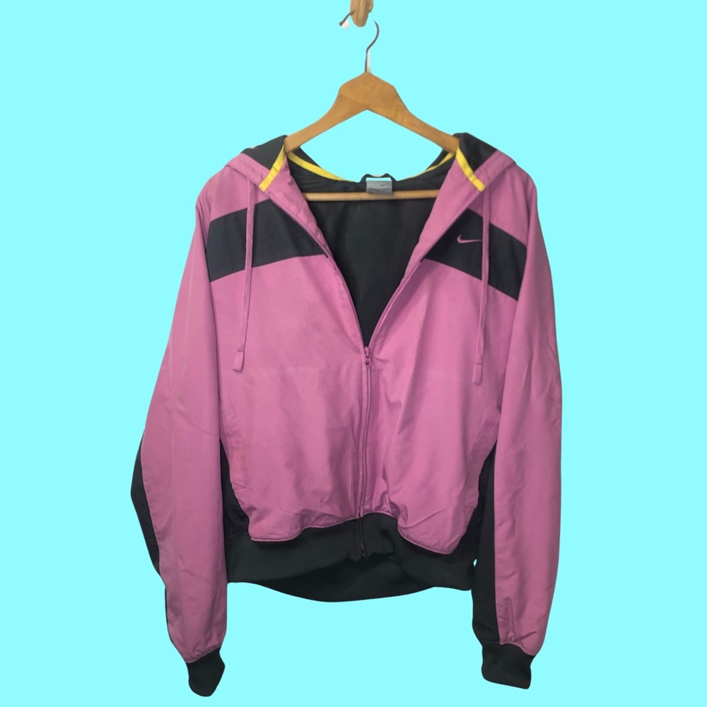 🚫SOLD🚫 Nike Y2K Style Vibrant Pink Water Resistant Windbreaker Women’s